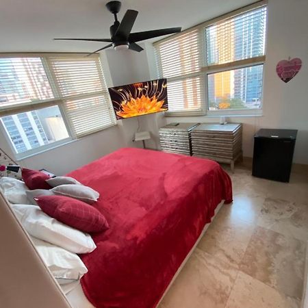 Comfortable Room In The Brickell City Center Area マイアミ エクステリア 写真