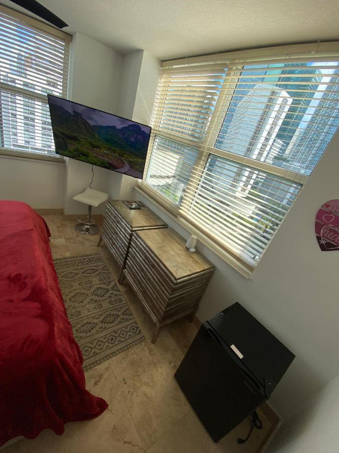 Comfortable Room In The Brickell City Center Area マイアミ エクステリア 写真