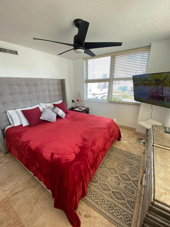 Comfortable Room In The Brickell City Center Area マイアミ エクステリア 写真