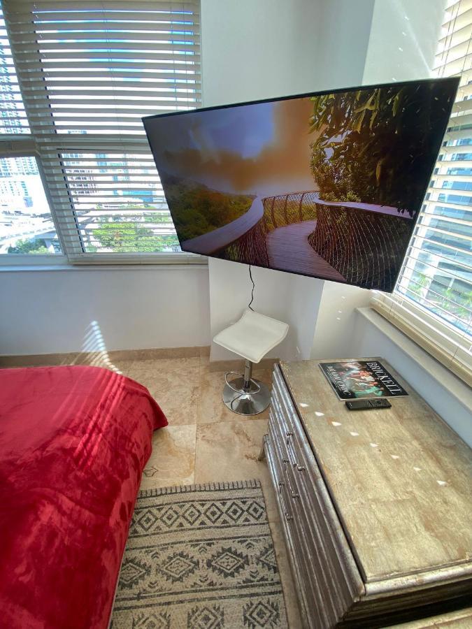 Comfortable Room In The Brickell City Center Area マイアミ エクステリア 写真